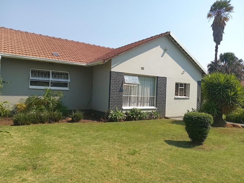 Four Bedroom Family Home For Sale in Brackenhurst - Photo 4