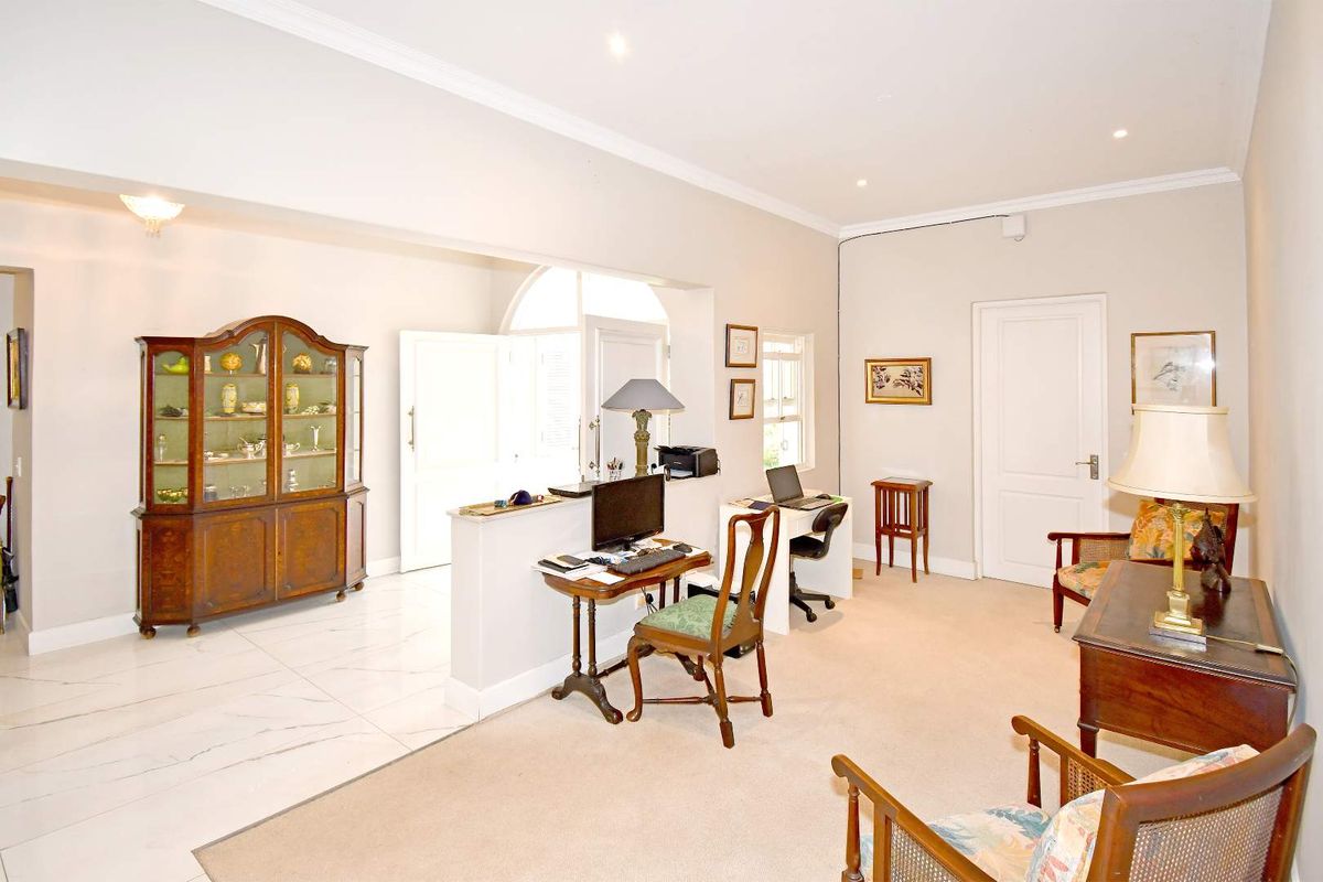 Luxury living within a secure Bryanston enclosure - Photo 3