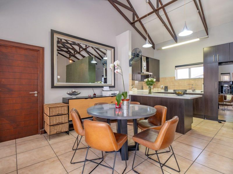 Magnificent lock-up-and-go home in sought-after Midstream. - Photo 6