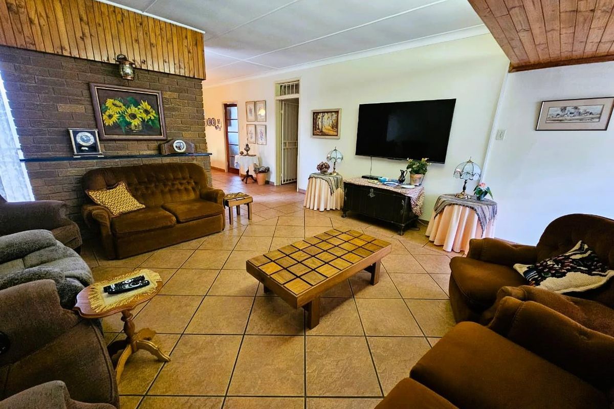 Charming 4-Bedroom Family Retreat in the Heart of Valhalla, Centurion - Photo 4