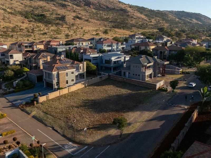 VACANT LAND IN SOUGHT AFTER MAGALIESBERG COUNTRY ESTATE - Photo 8