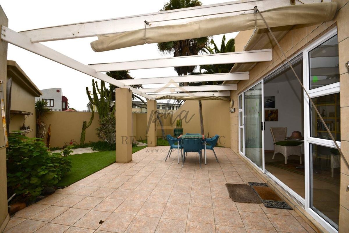 Style but also provides a lucrative Airbnb investment opportunity. - Photo 3