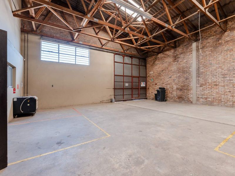 CALLING ALL INVESTORS – LARGE COMMERCIAL BUILDING FOR SALE IN GEORGE INDUSTRIA - Photo 9