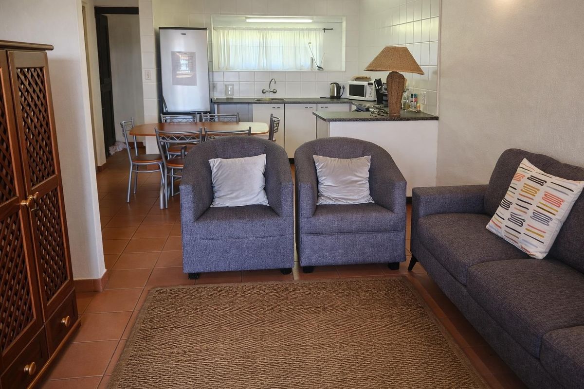 Coastal Living at Its Best – 3 Bedroom Fully Furnished Home to Rent in Port Edward - Photo 3