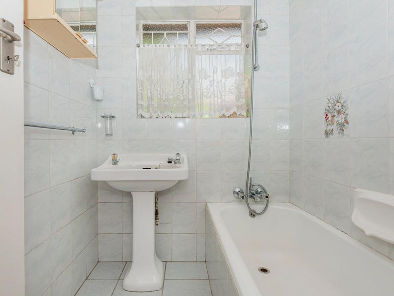 6 Bedroom House for Sale in Randhart - Photo 9