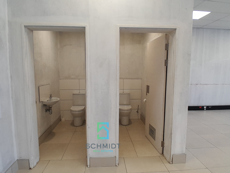 Prime Office/Medical Space in Hilltop Village – 176m2 for Rent - Photo 4