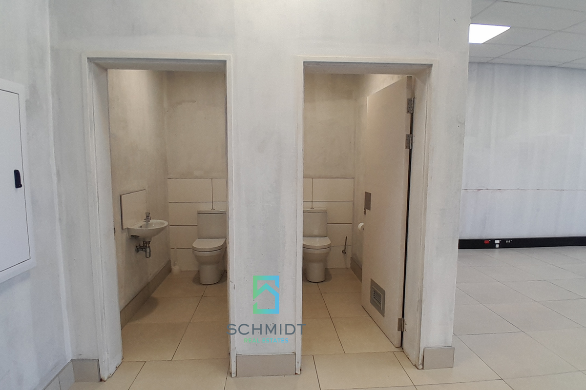 Prime Office/Medical Space in Hilltop Village – 176m2 for Rent - Photo 4