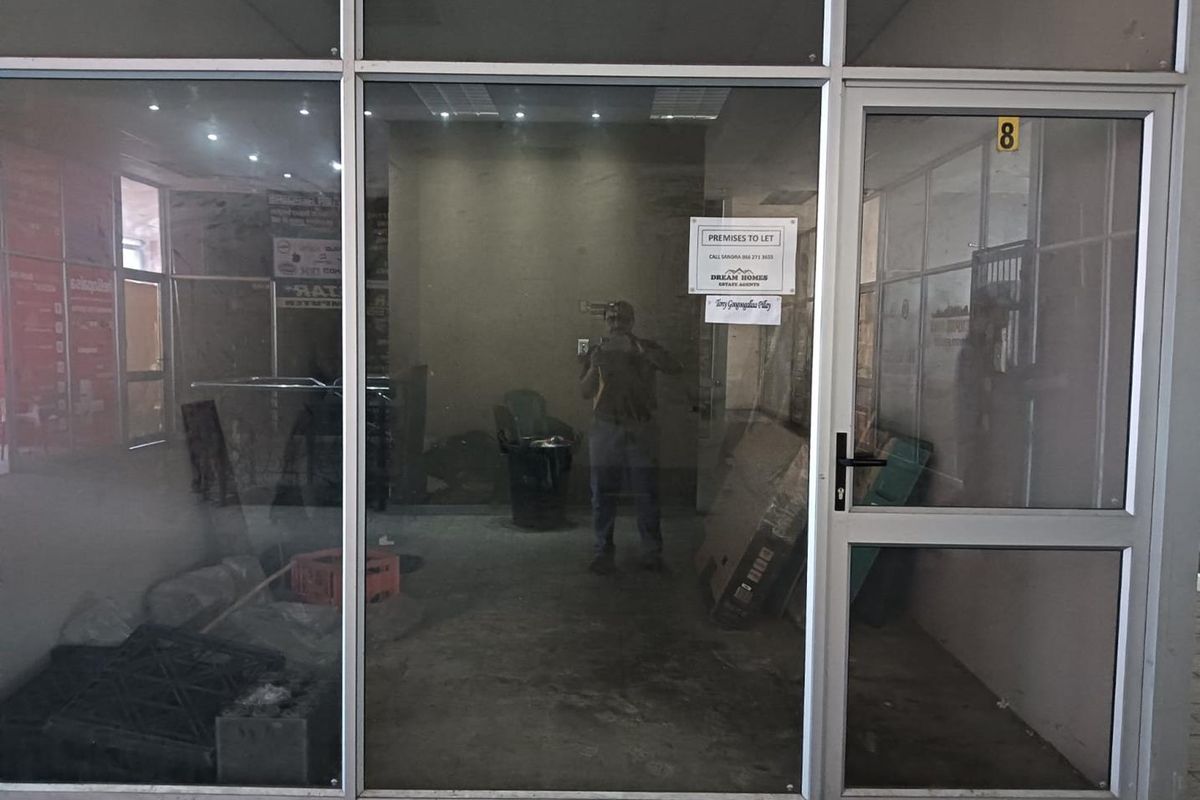 Prime First-Floor Space Opposite Phoenix Plaza – High Foot Traffic! - Photo 3