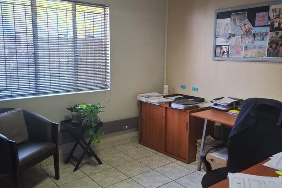 Commercial Property in Windhoek West - Photo 5