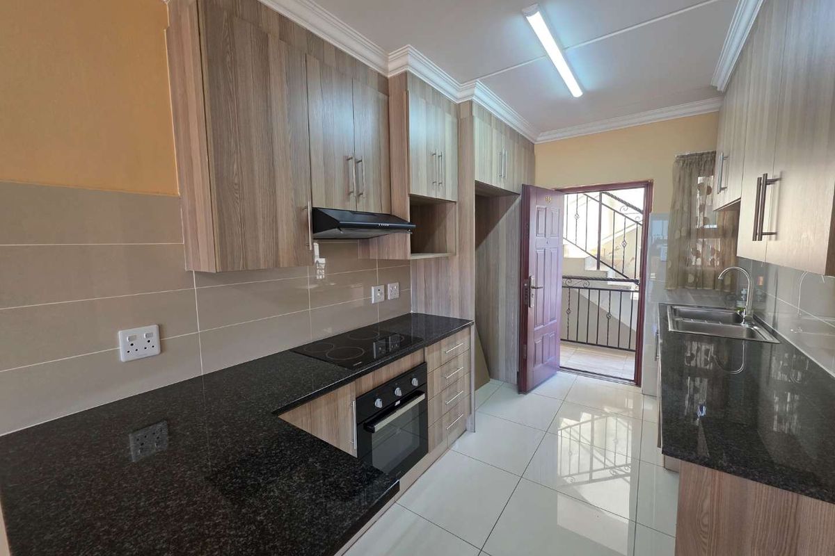 Stylish Upstairs Unit: Modern, Spacious, and Secure - SERIOUS SELLER!! - Photo 2