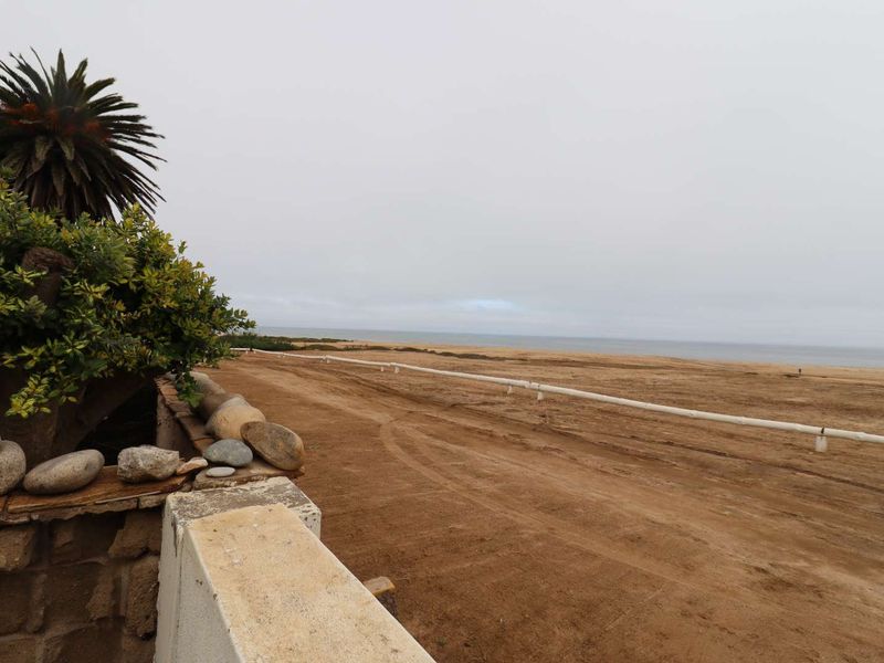 Beachfront House for Sale - Swakopmund Namibia - Photo 2