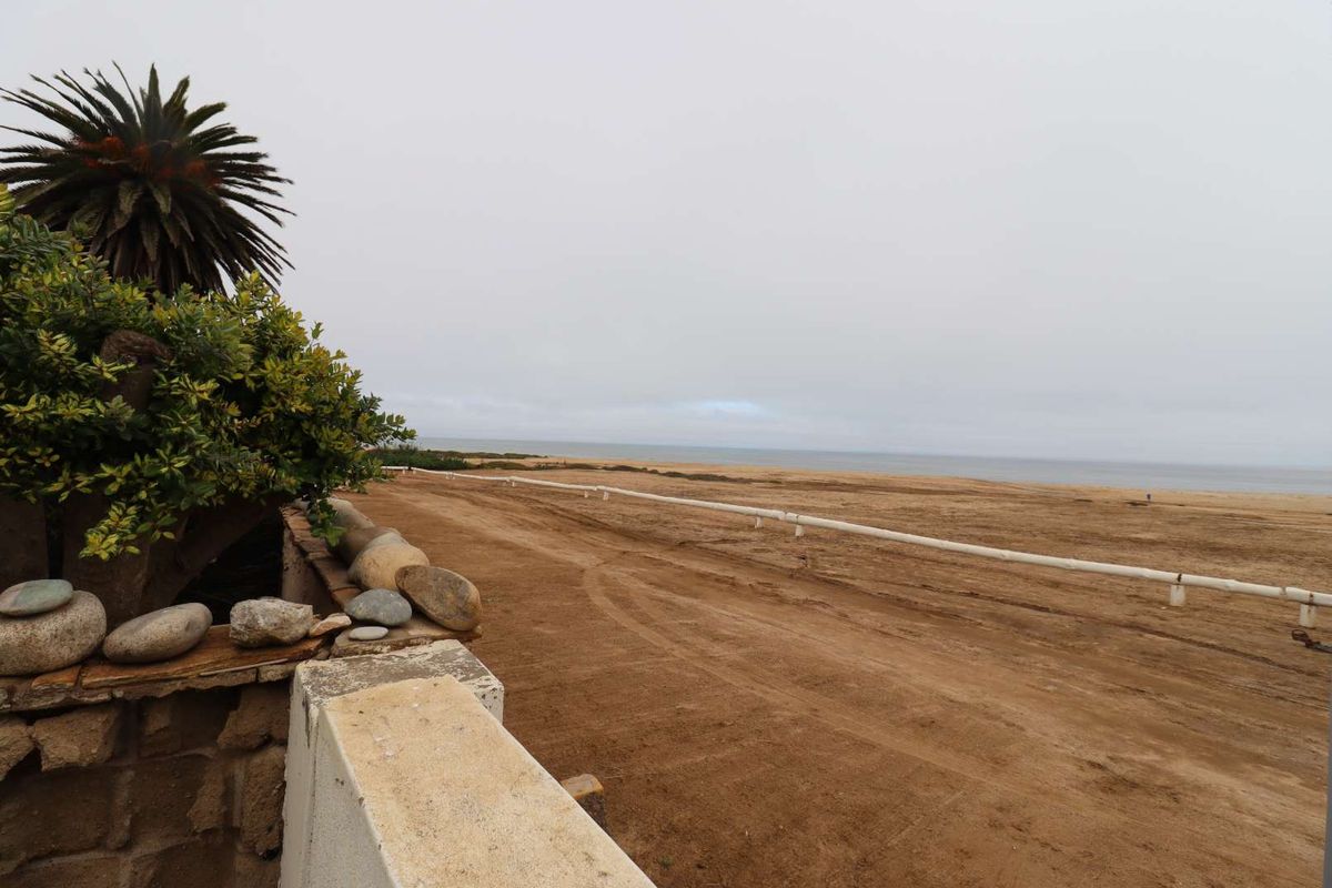Beachfront House for Sale - Swakopmund Namibia - Photo 2