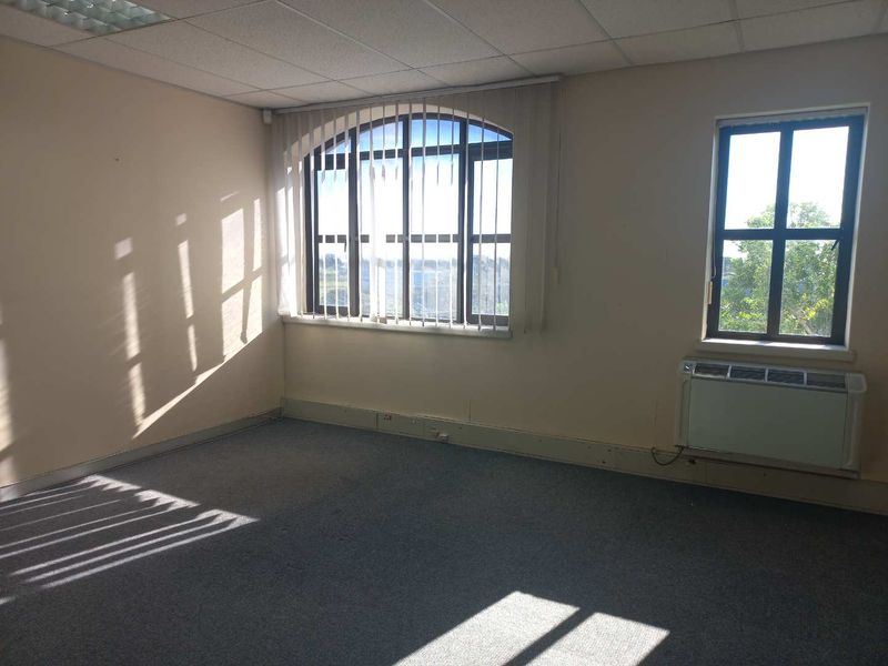 Office space with generator, borehole, and 24hr security! - Photo 4