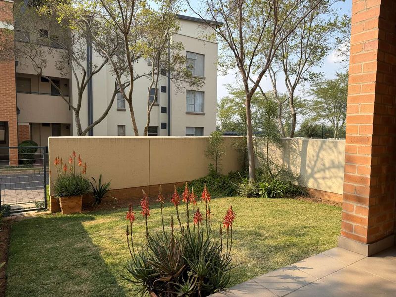Sunny One Bed Garden Apartment - Photo 1