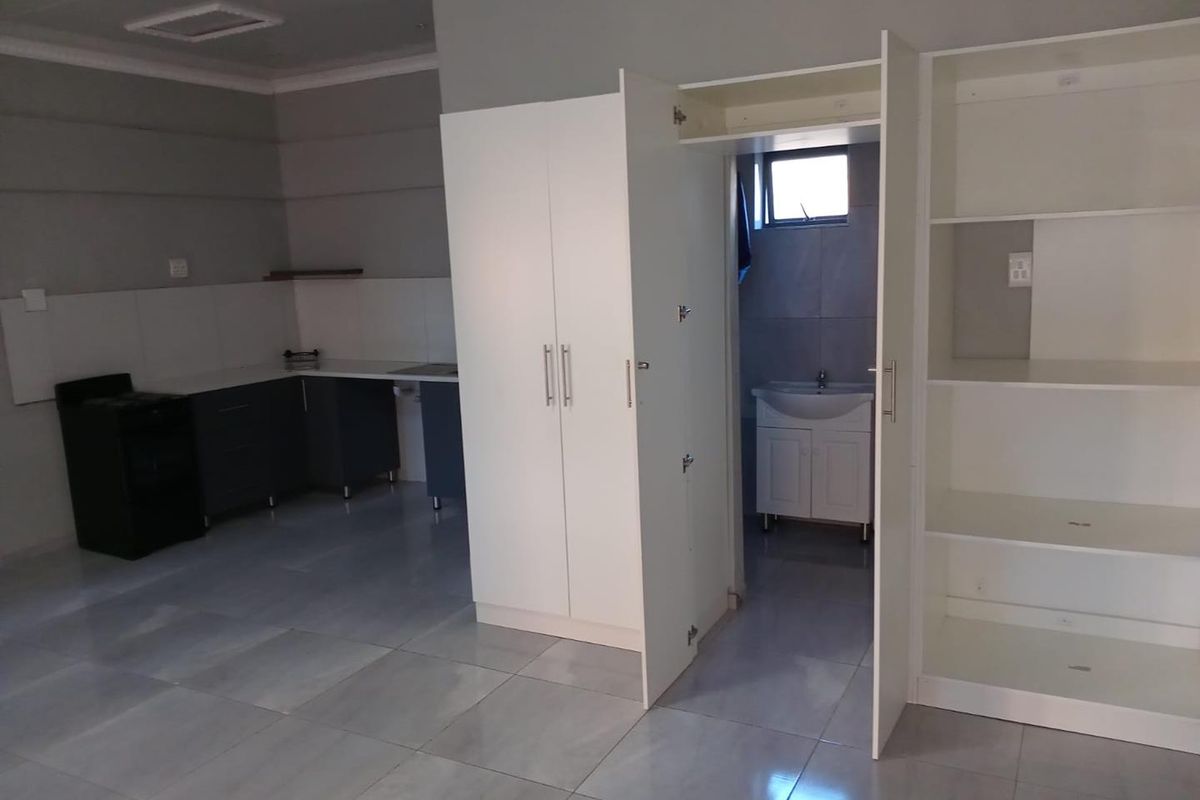 Practical One-Bedroom, One-Bathroom Rental in Richards Bay's Meer En See - Photo 4
