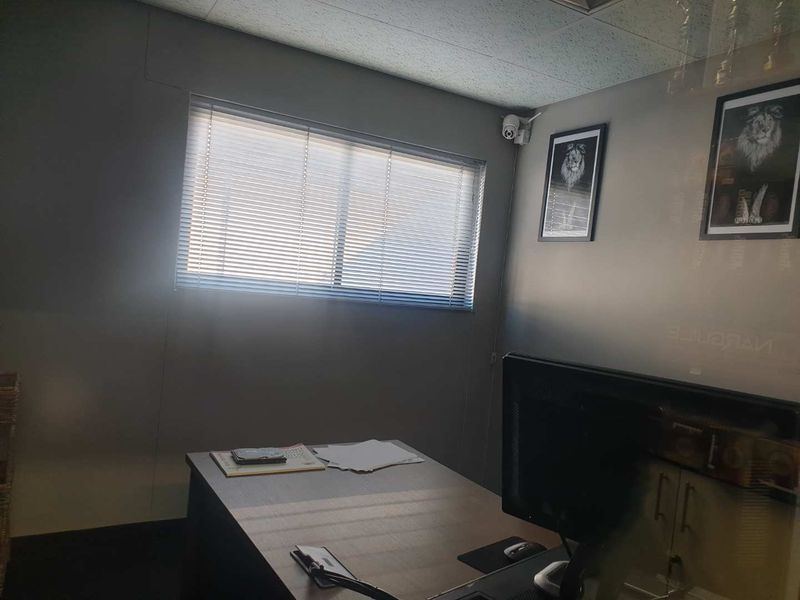 LIGHT INDUSTRIAL UNIT 4 SALE - Photo 9