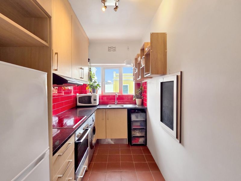 Spacious North Facing Apartment in a Prime Location - Photo 10