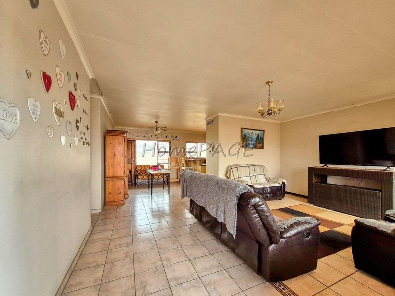 Central, Walvis Bay:  3 Bedr Home IN VERY GOOD AREA is for Sale - Photo 3