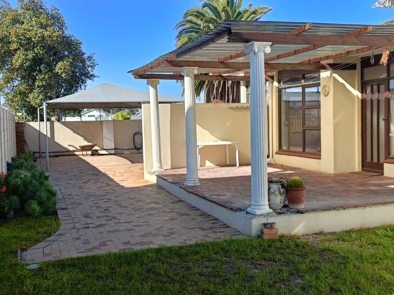 Spacious Home with pool and entertainment area. - Photo 4