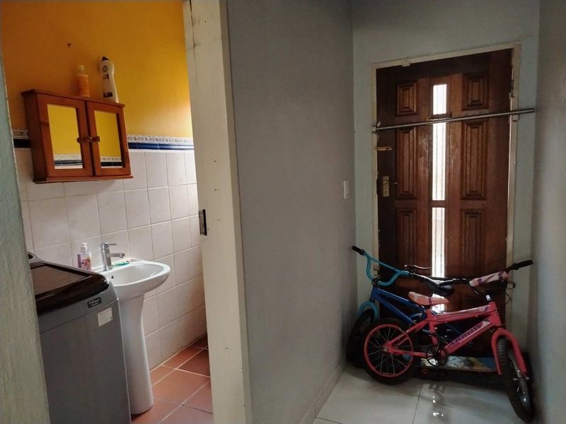 Embrace Comfort: 3-Bedroom Home with Private Garden! - Photo 10