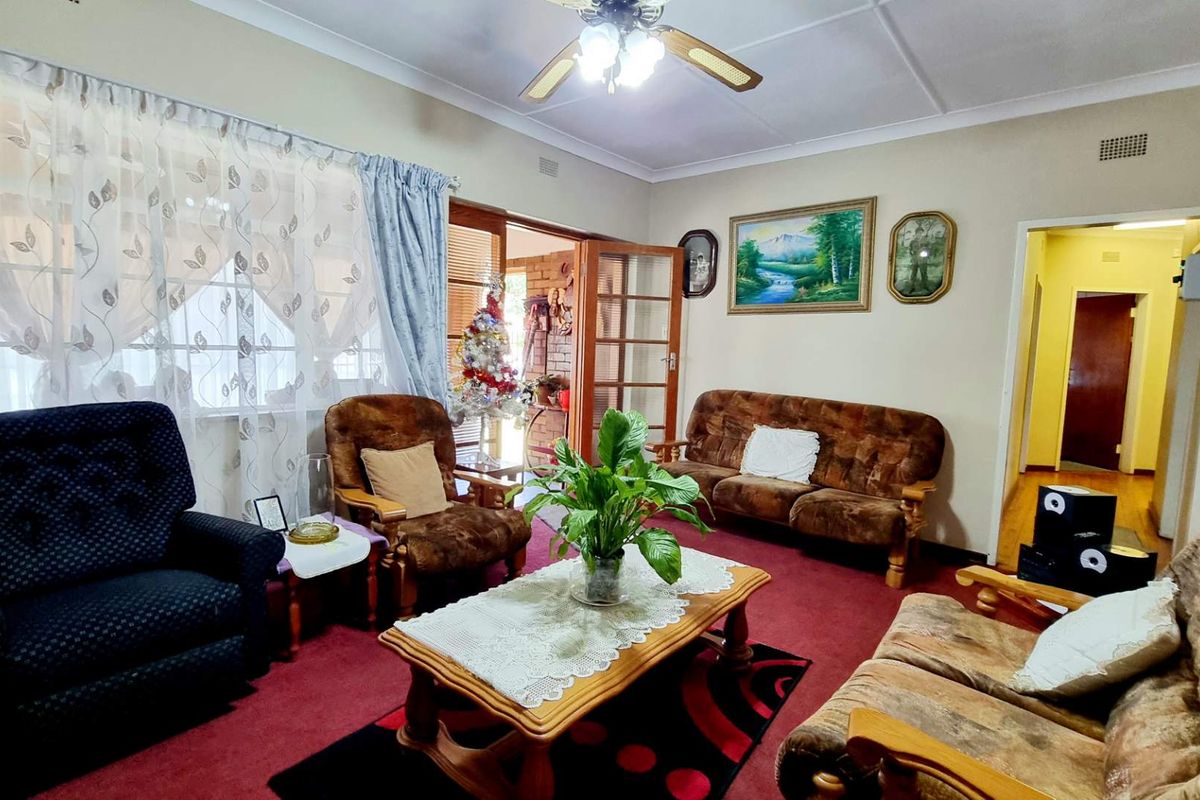 3 Bedroom House for sale in Alberton North - Photo 4