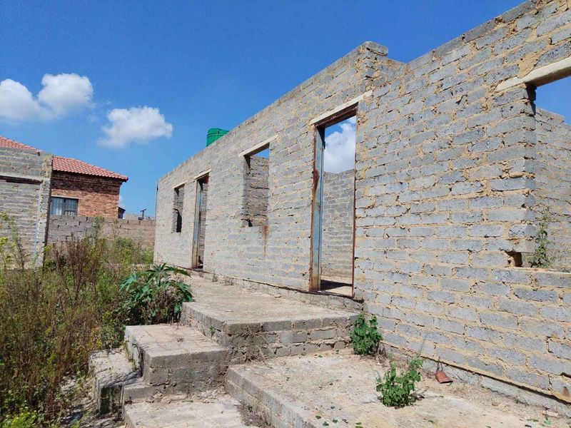 AN INVESTMENT PROPERTY FOR SALE IN BOTLENG EXT 5 - Photo 2
