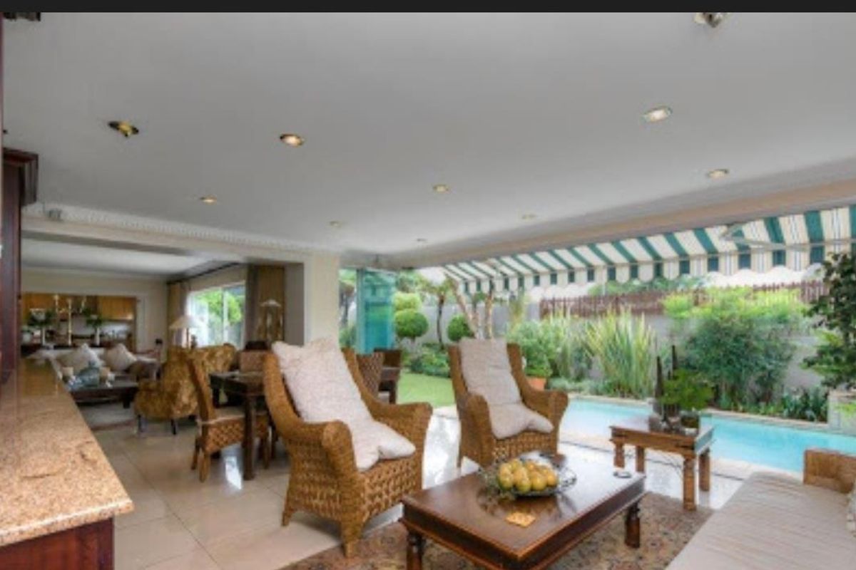 Double storey 5 bedroom cluster home in an ultra secure complex - Photo 2