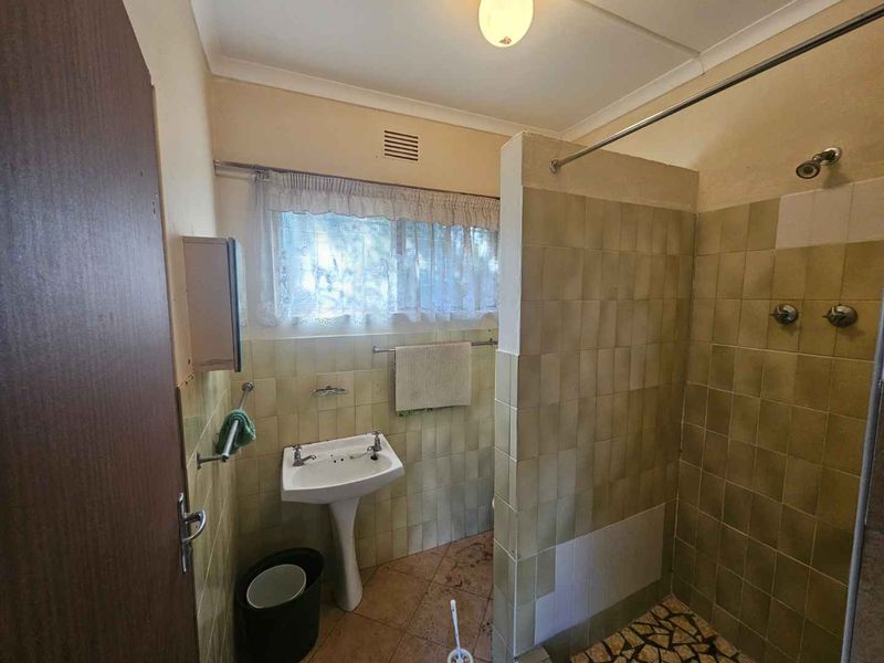 FOR SALE: A Once-in-a-Lifetime Opportunity in St Lucia's Most Prestigious Location LOCATION, LOCATION, LOCATION! - Photo 8