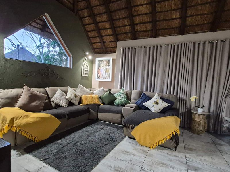 Exquisite Modern family home with Exceptional entertainment space in a small secure Complex - Photo 4