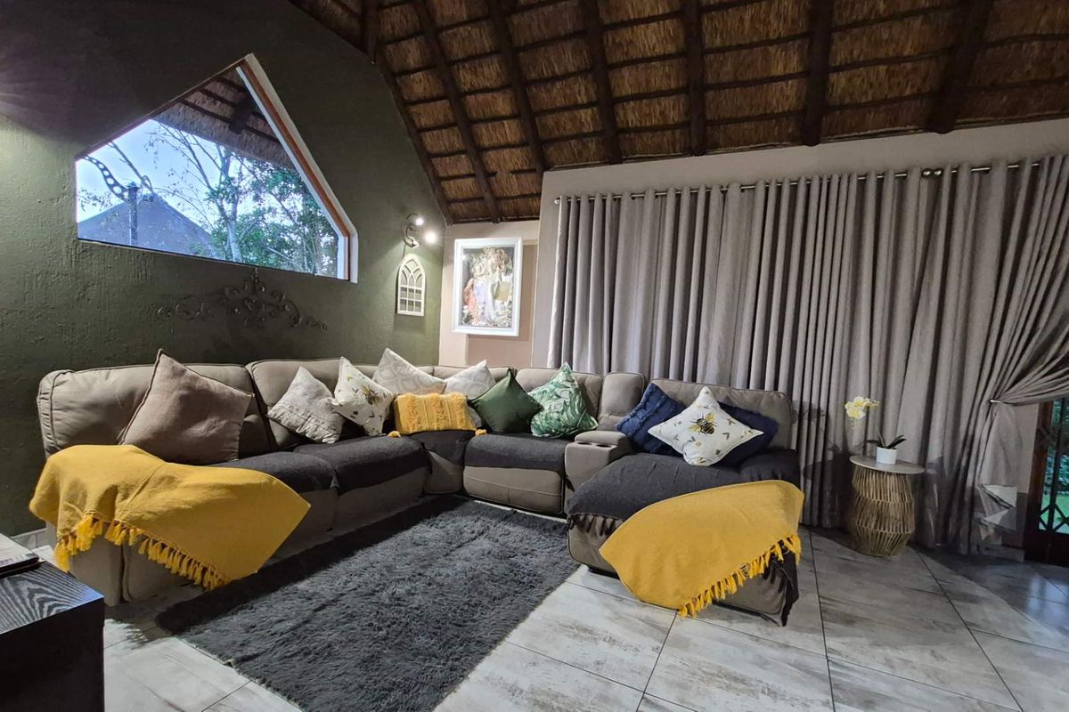 Exquisite Modern family home with Exceptional entertainment space in a small secure Complex - Photo 4