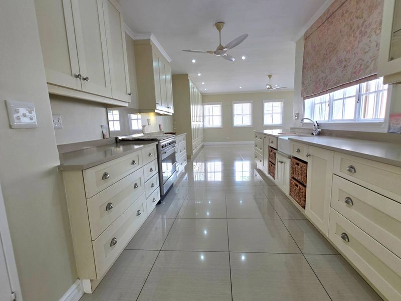 Exceptional 6 Bedroom Luxury Home in the Heart of Kloof's Blue Zone - Photo 10