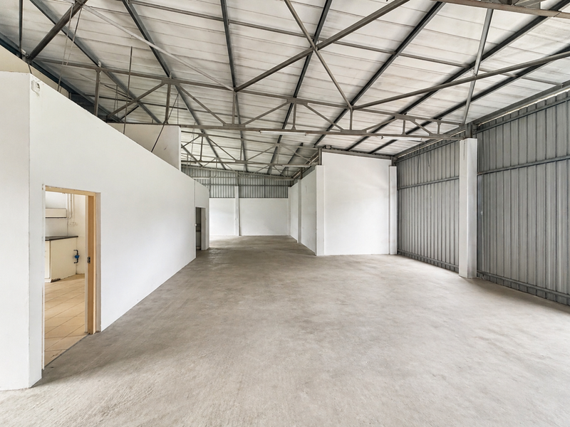 Neat Industrial Unit with Office Component in Secure Business Park - Photo 4
