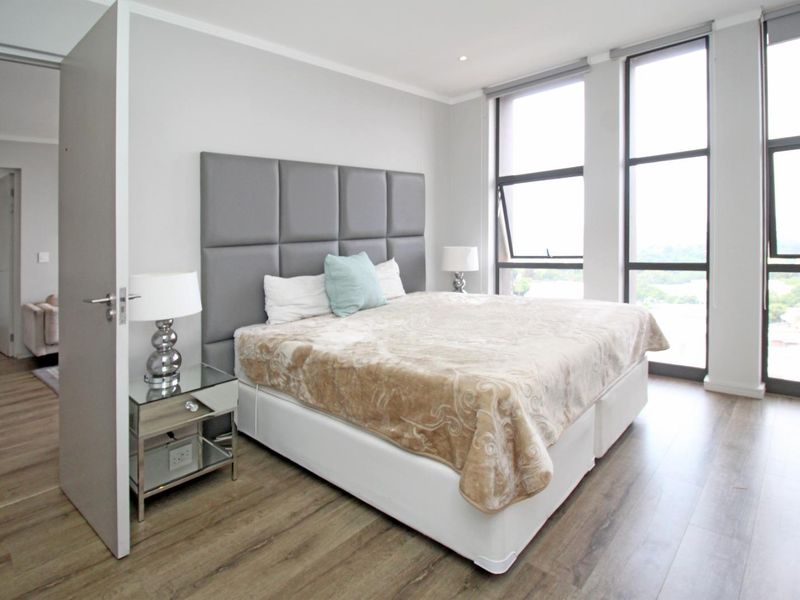 A BEAUTIFUL TWO BEDROOM UNFURNISHED APARTMENT - Photo 6