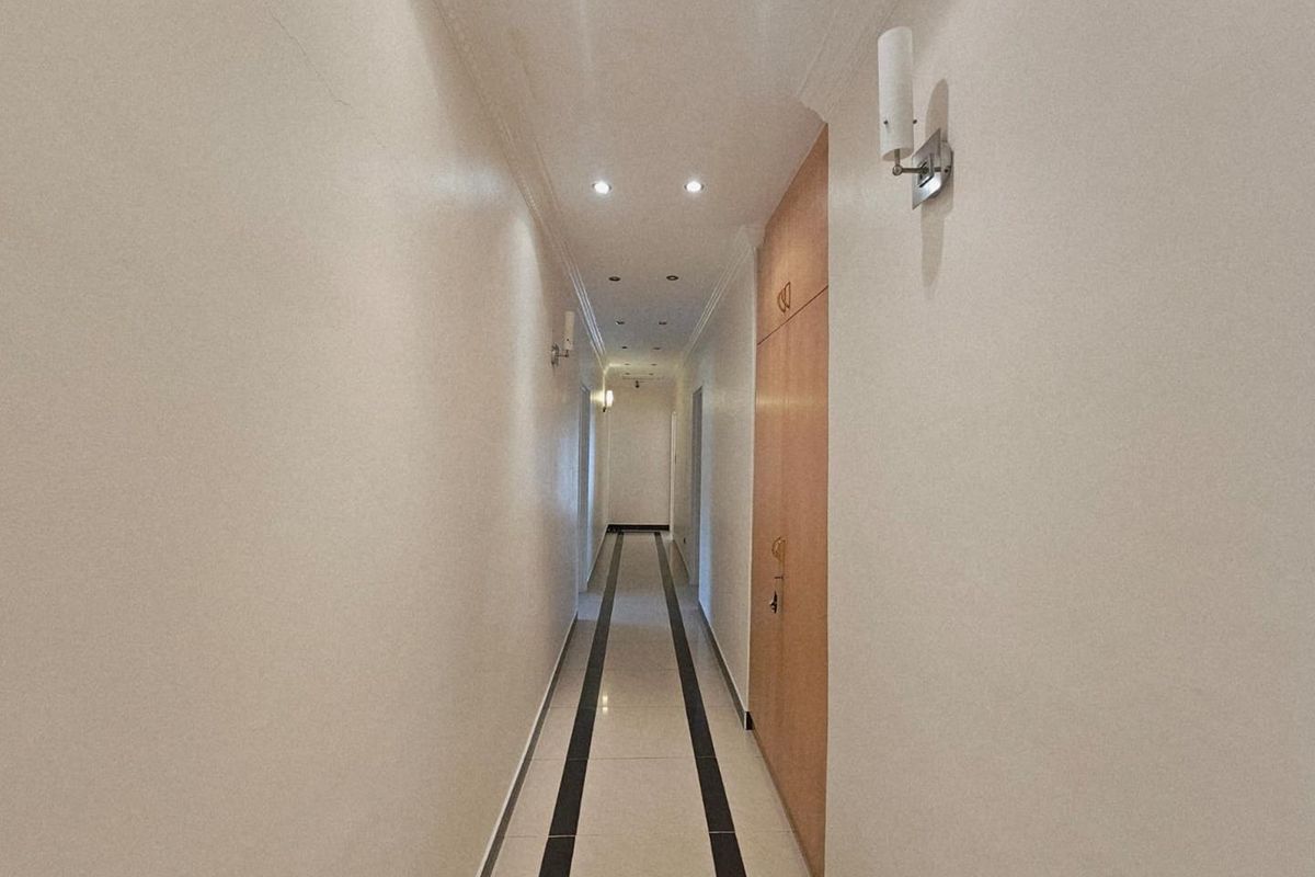 LOCATION LOCATION LOCATION Prime School-Side Location Meets Luxury Living - Photo 4