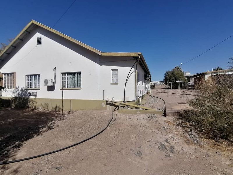 PERFECT FAMILY HOME FOR SALE IN BETHANIE - NAMIBIA - Photo 6