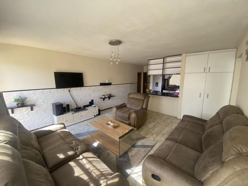 Make Yourself At Home! - Photo 2