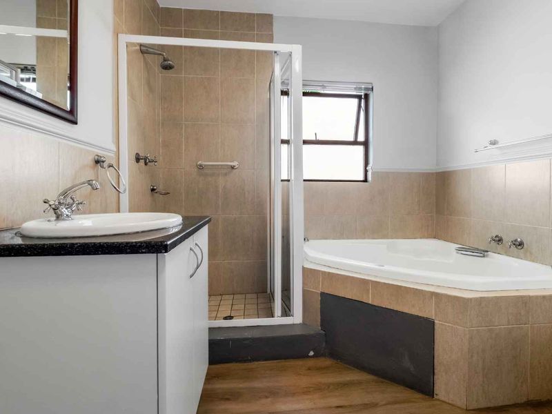 2 Bedroom Apartment for Sale in Dainfern - Photo 8