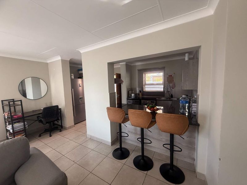 CHARMING 3 BED FAMILY HOME - PERFECT STARTER! - Photo 2