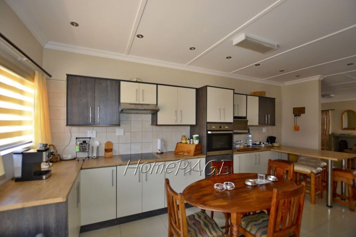 Meersig, Walvis Bay,  2 x 3 Bedr Homes on one plot is for Sale - Photo 5