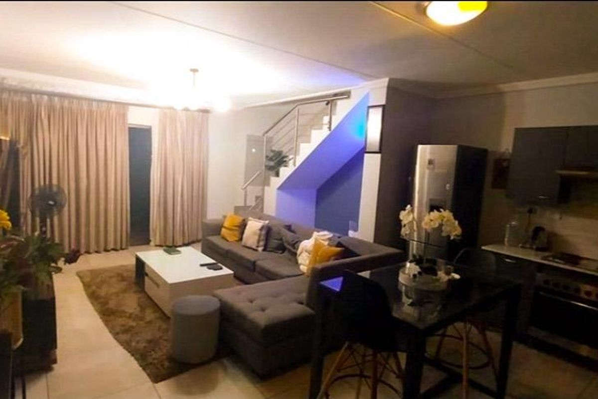 Stunning apartment In Summerset complex In midrand - Photo 3