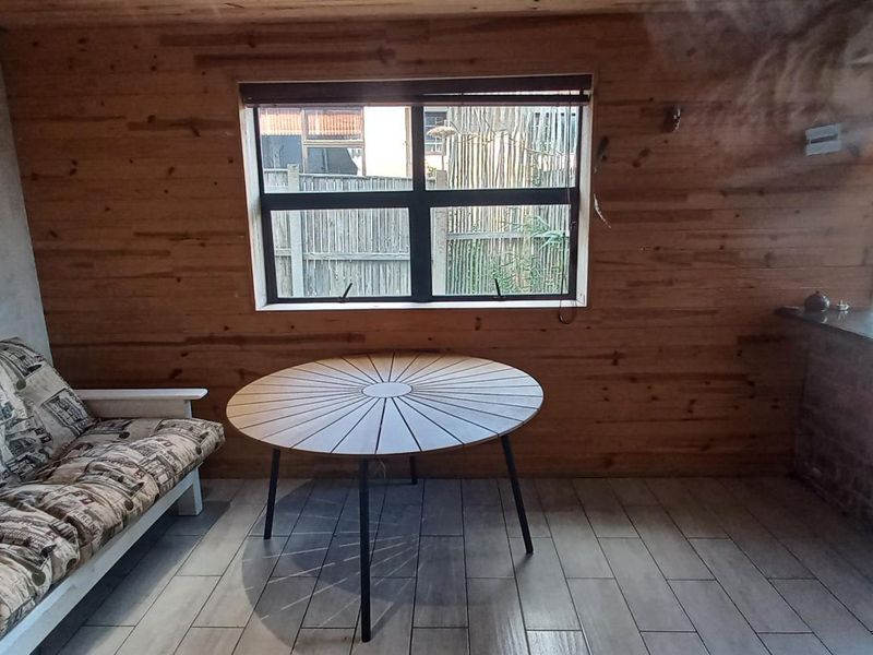 Modern Industrial Loft Apartment – Long-Term Rental Near Glencairn Beach - Photo 9