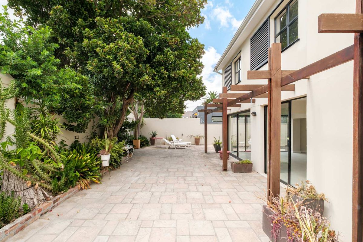 Buy into the Newlands Lifestyle and Walk Everywhere! - Photo 3