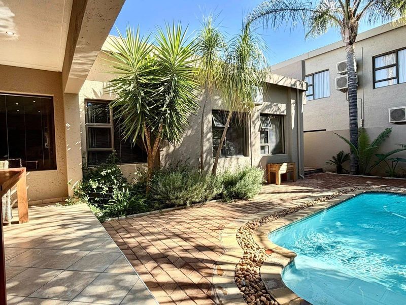 4 Bedroom House FOR SALE in Windhoek Country Club Estate - Photo 2