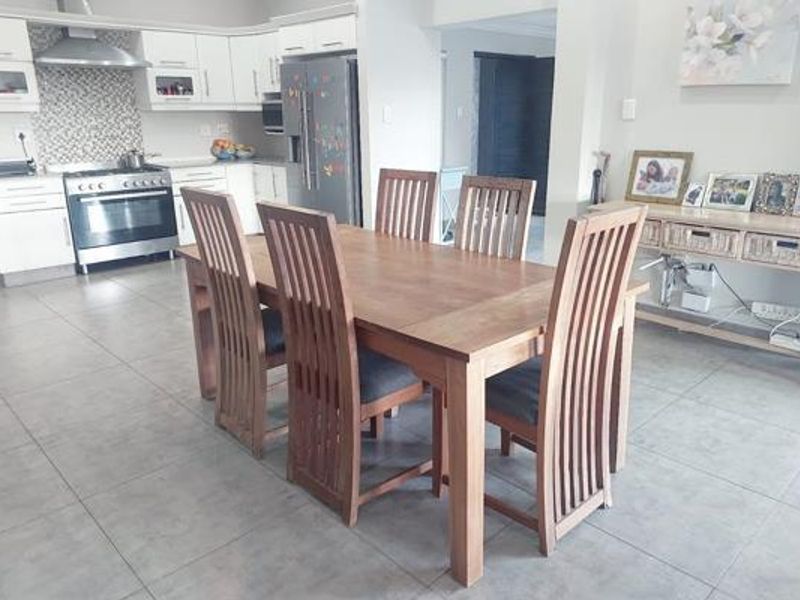 3 bedroom house with a separate flat - Photo 4