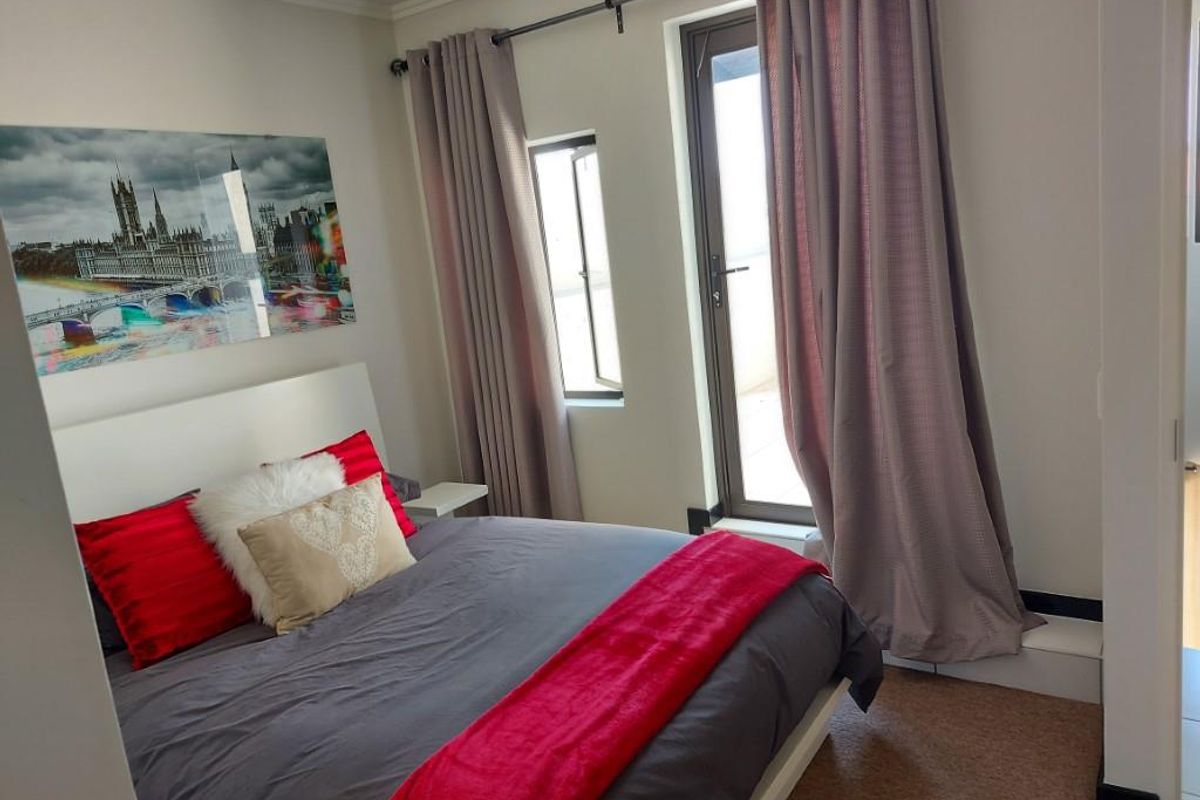 1 BEDROOM LOFT APARTMENT FOR SALE IN LONE HILL - Photo 3