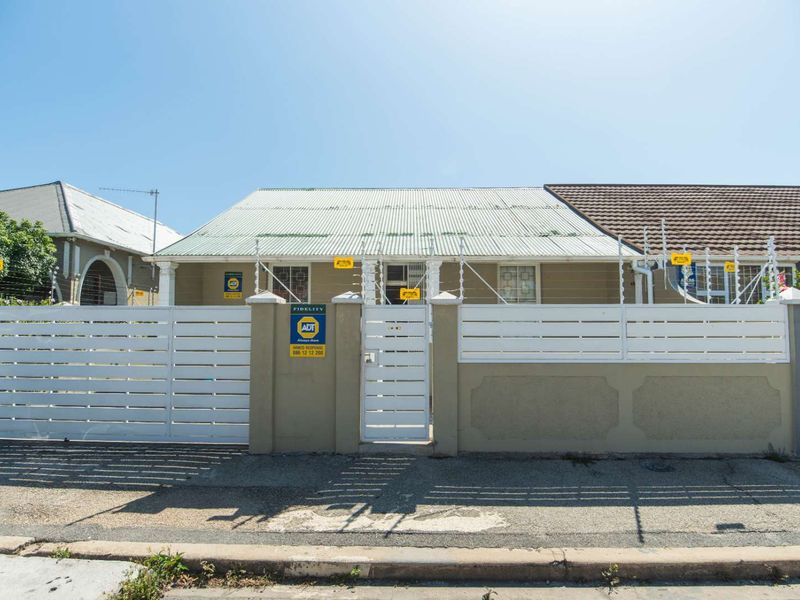 3 Bed house for sale In St Phillips Street Richmond Hill - Photo 2