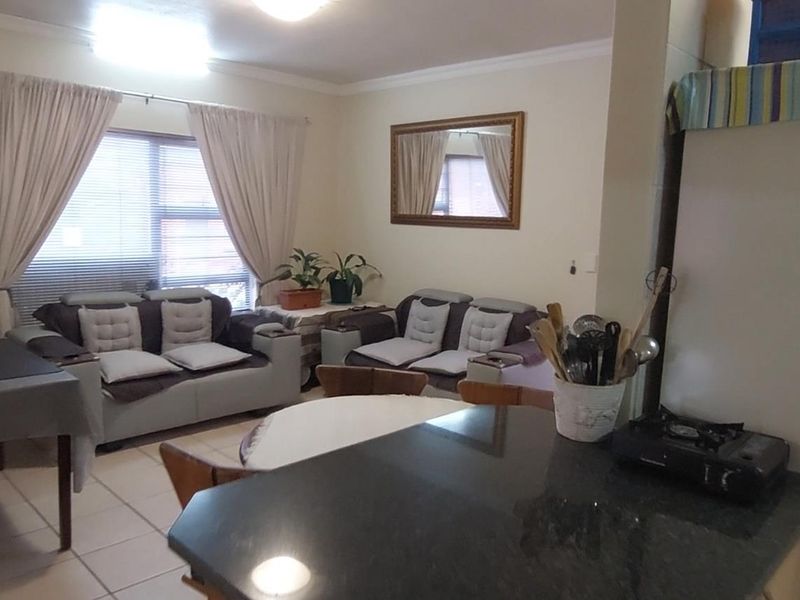 Modern 3 Bedroom Ground Floor - Pet friendly! - Photo 4