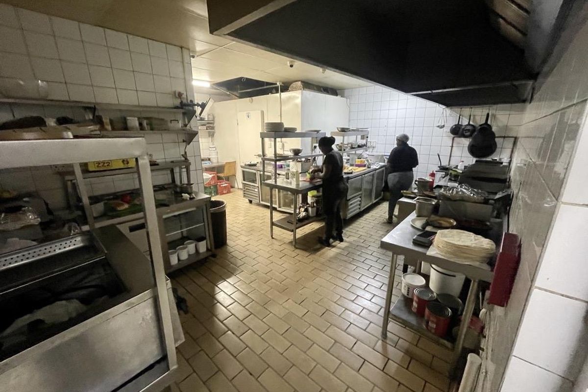 Hendra - 333m2 Restaurant To Let – Durban North - Photo 4