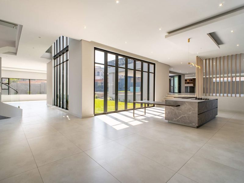 Brand-New Five-Bedroom Masterpiece For Sale in Waterfall Country Estate - Photo 5