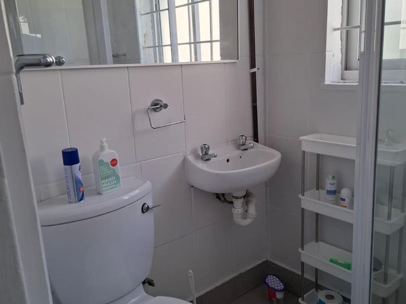 UNFURNISHED ground floor studio - Photo 5